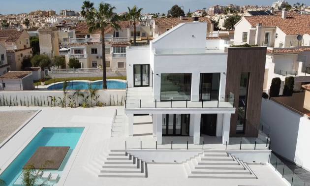 Venta - Villa - Torrevieja