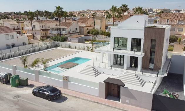 Venta - Villa - Torrevieja