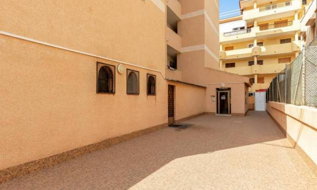 Sale - Apartment - Torrevieja - La Mata