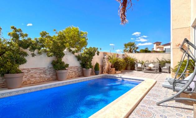 Sale - Villa - Orihuela Costa - La Zenia