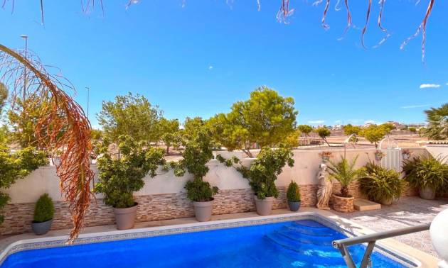 Sale - Villa - Orihuela Costa - La Zenia