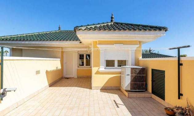 Sale - Villa - Torrevieja - Torreta Florida