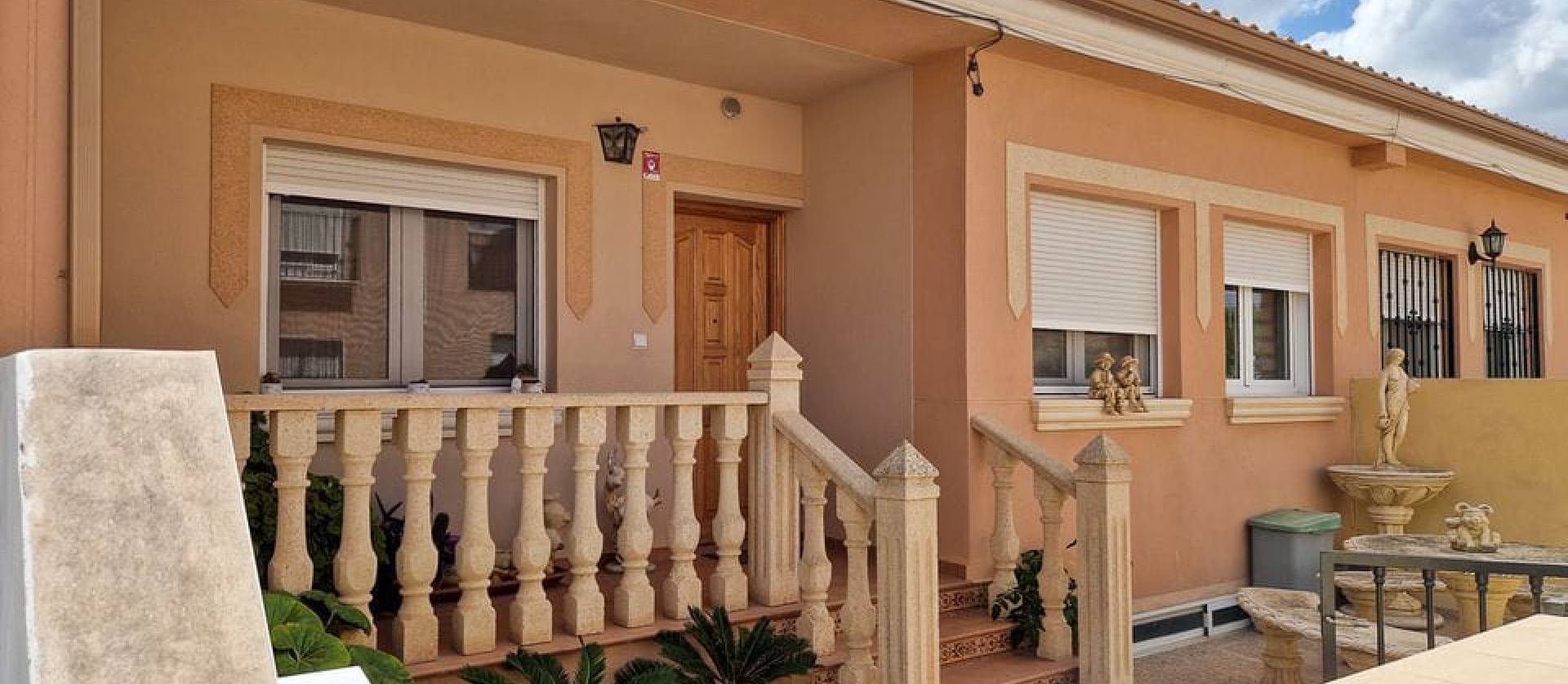 Sale - Townhouse - Alguena