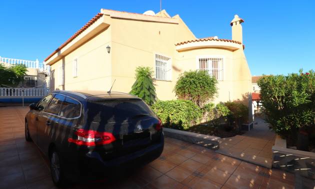 Sale - Villa - Benimar