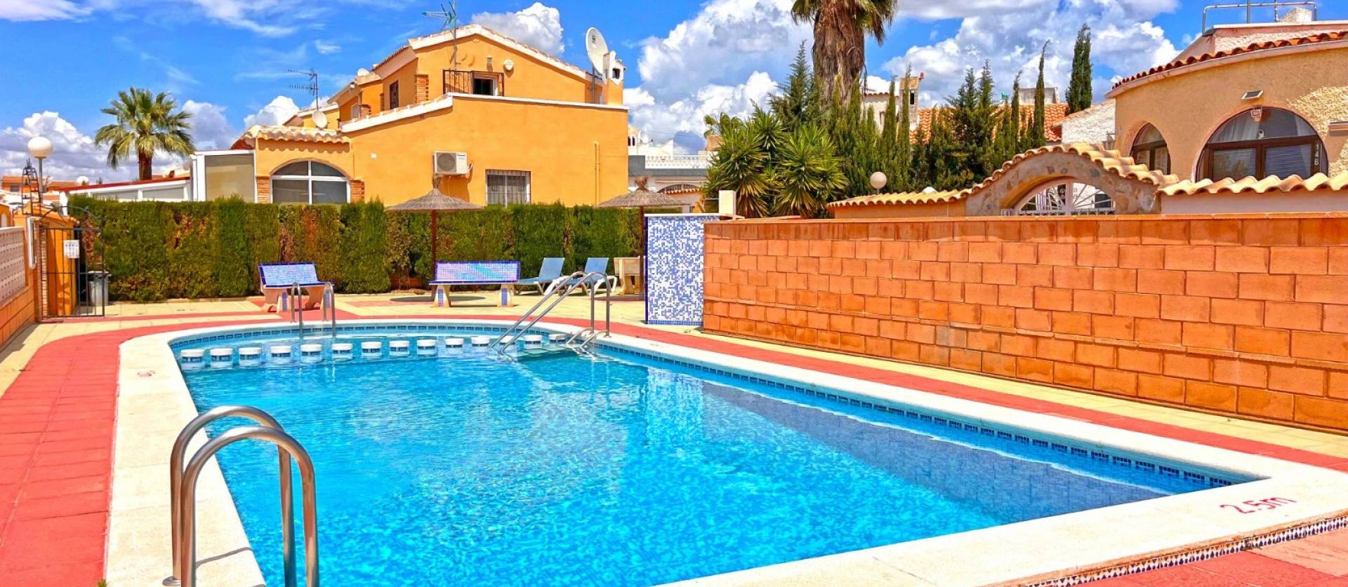 Sale - Villa - Orihuela Costa - Playa Flamenca