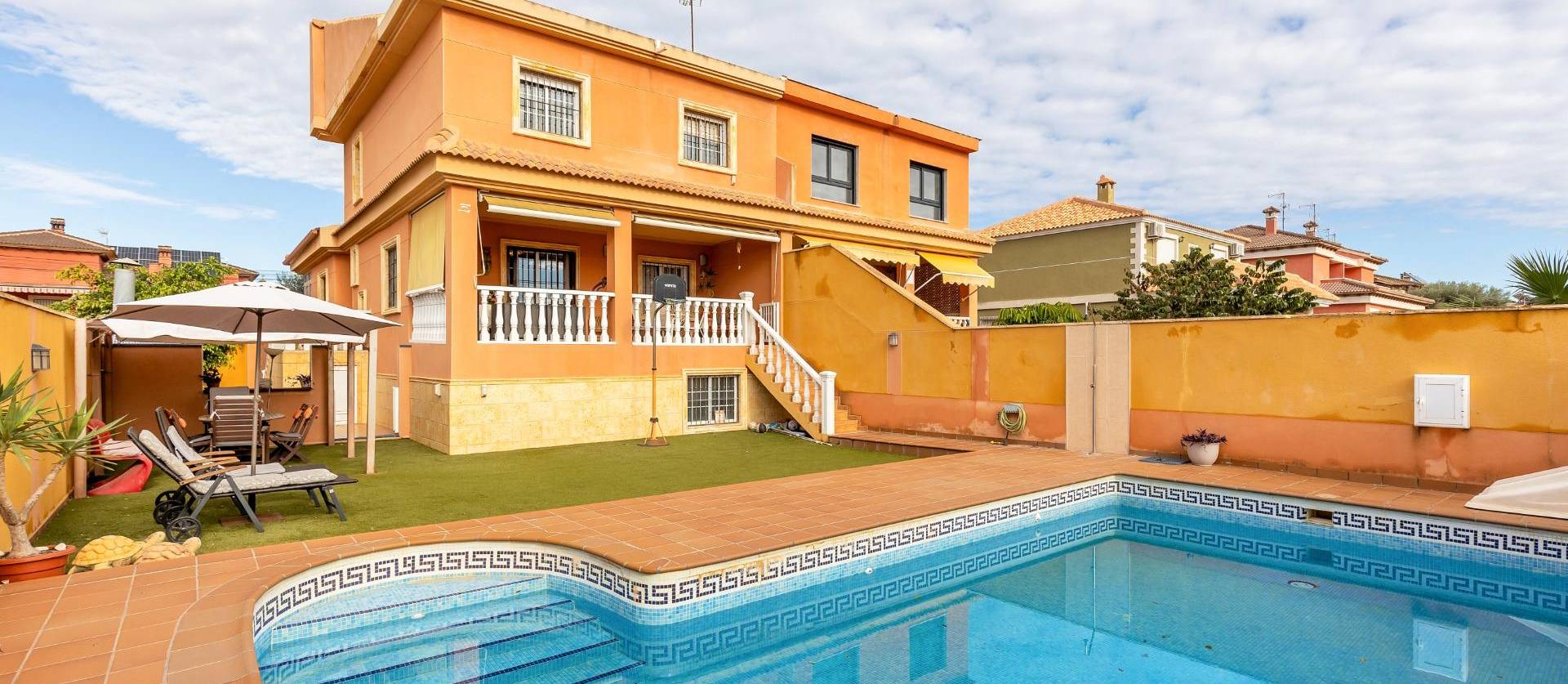 Sale - Townhouse - Torrevieja - Aguas Nuevas