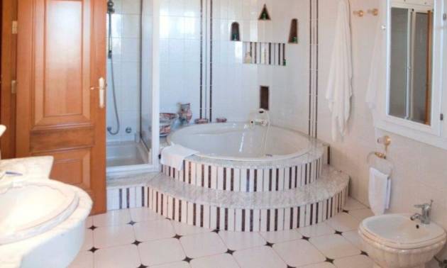 Bestaande woningen - Villa - Orihuela Costa