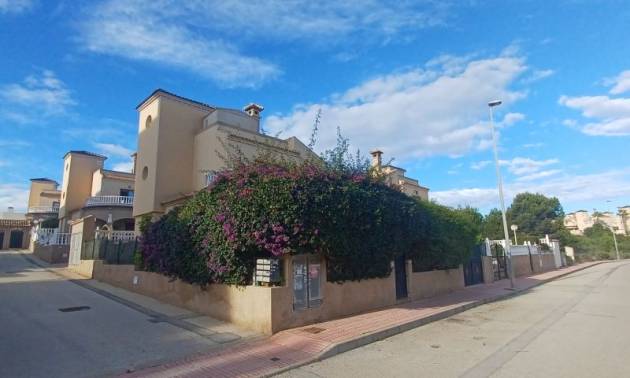 Bestaande woningen - Villa - Orihuela Costa