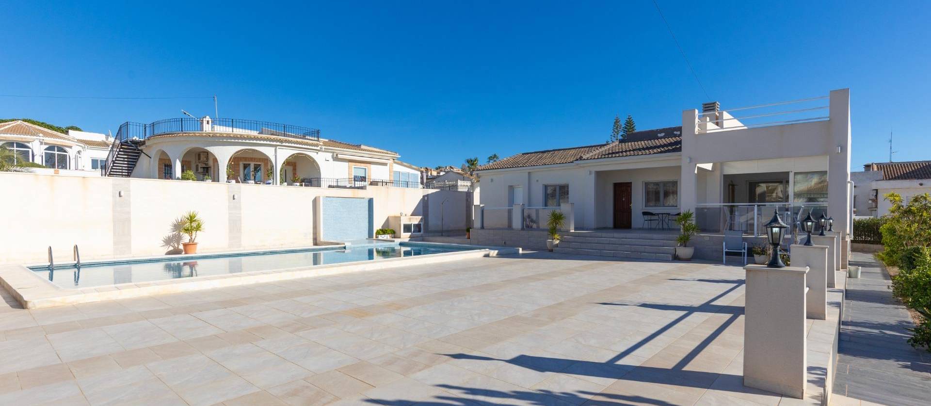 Sale - Villa - Torrevieja - El chaparral