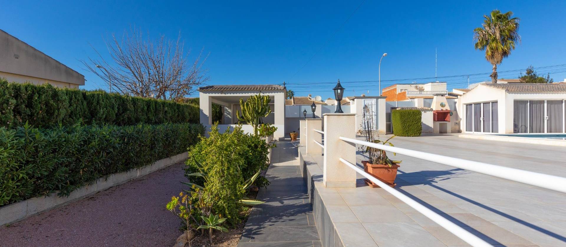 Sale - Villa - Torrevieja - El chaparral