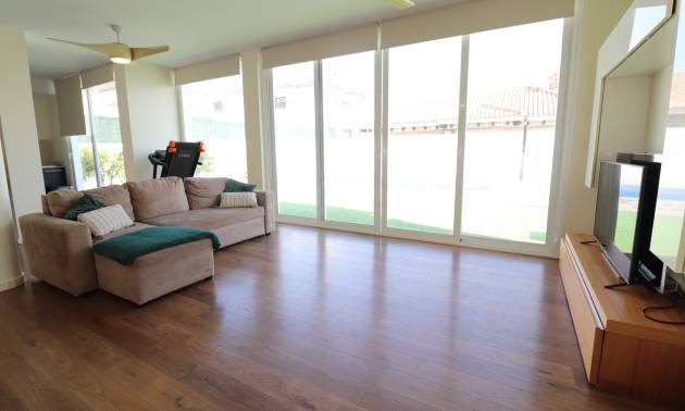 Bestaande woningen - Villa - La Marina