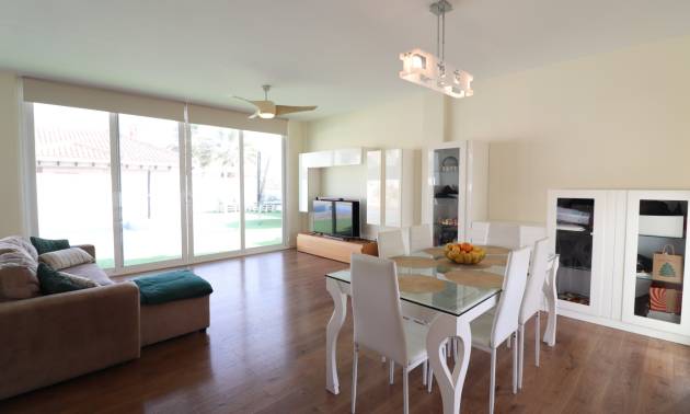 Bestaande woningen - Villa - La Marina
