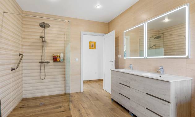 Venta - Villa - Los Montesinos