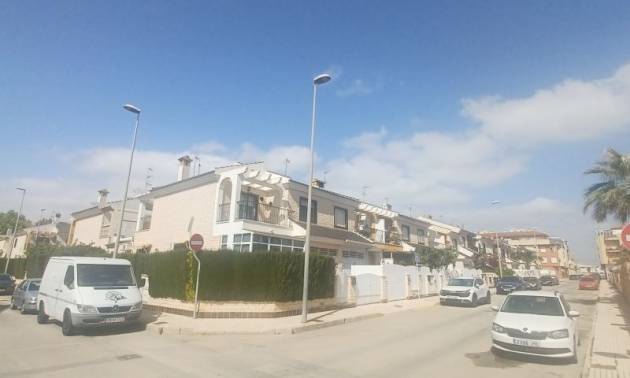 Bestaande woningen - Villa - Pilar de la Horadada