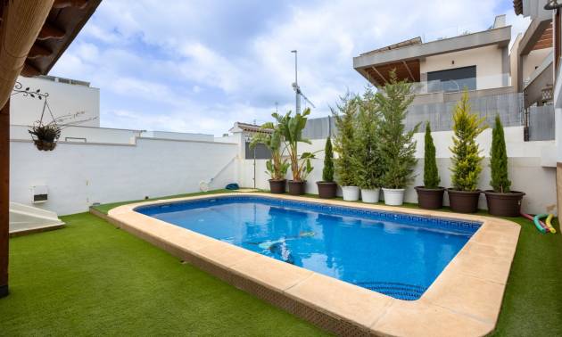 Venta - Villa - Los Montesinos - La Herrada
