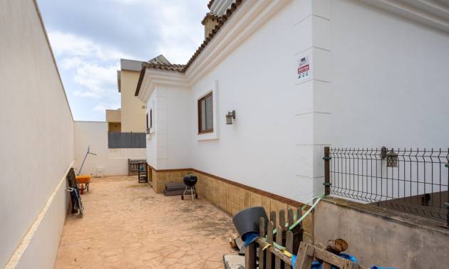 Venta - Villa - Los Montesinos - La Herrada