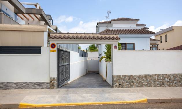 Venta - Villa - Los Montesinos - La Herrada