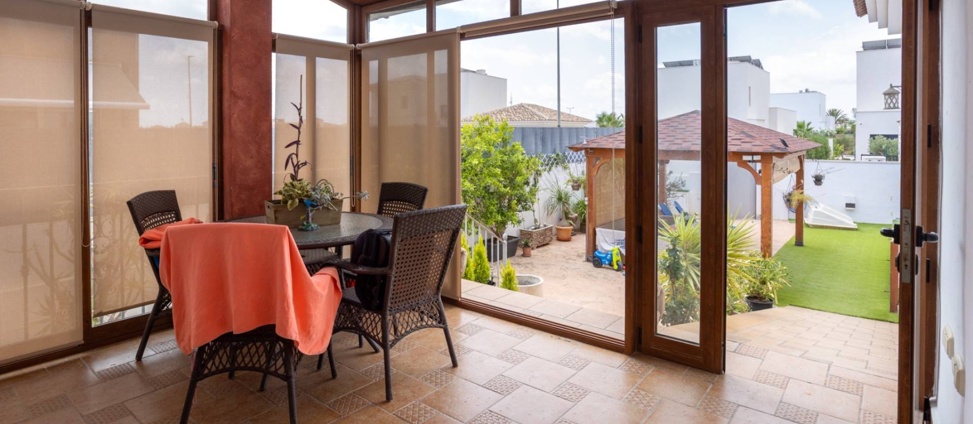 Bestaande woningen - Villa - Los Montesinos