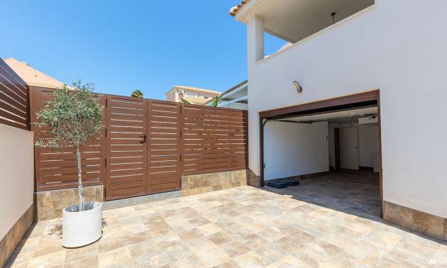 Venta - Villa - Torrevieja - Aguas Nuevas