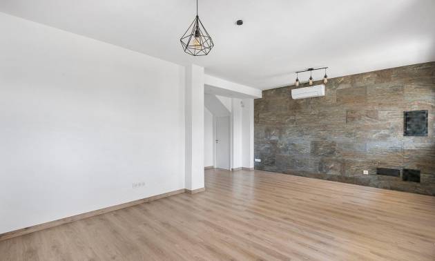 Venta - Villa - Torrevieja - Aguas Nuevas