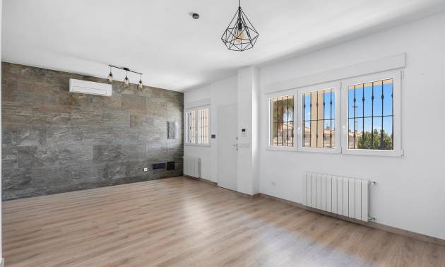 Venta - Villa - Torrevieja - Aguas Nuevas