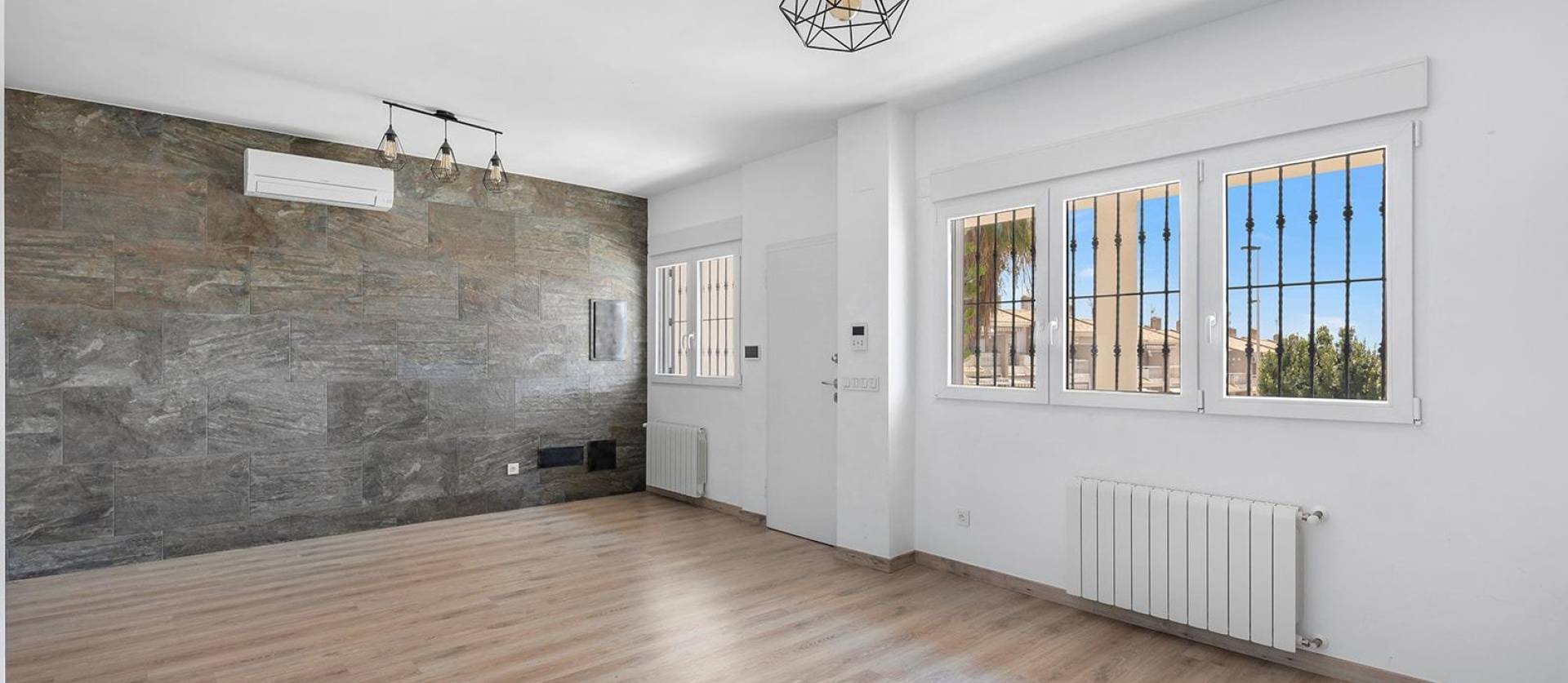 Venta - Villa - Torrevieja - Aguas Nuevas