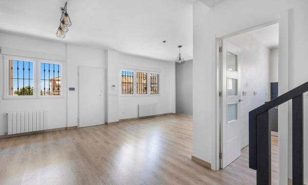 Venta - Villa - Torrevieja - Aguas Nuevas