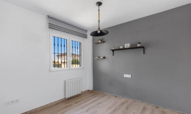 Venta - Villa - Torrevieja - Aguas Nuevas