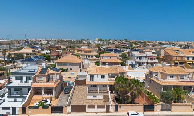 Venta - Villa - Torrevieja - Aguas Nuevas