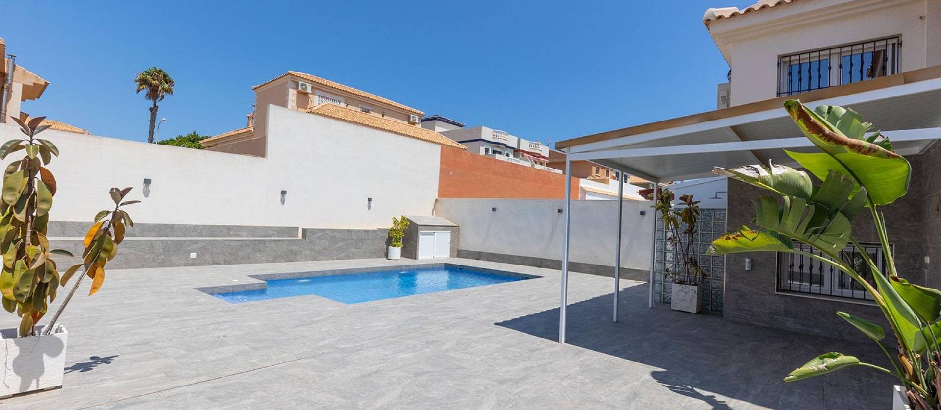 Venta - Villa - Torrevieja - Aguas Nuevas