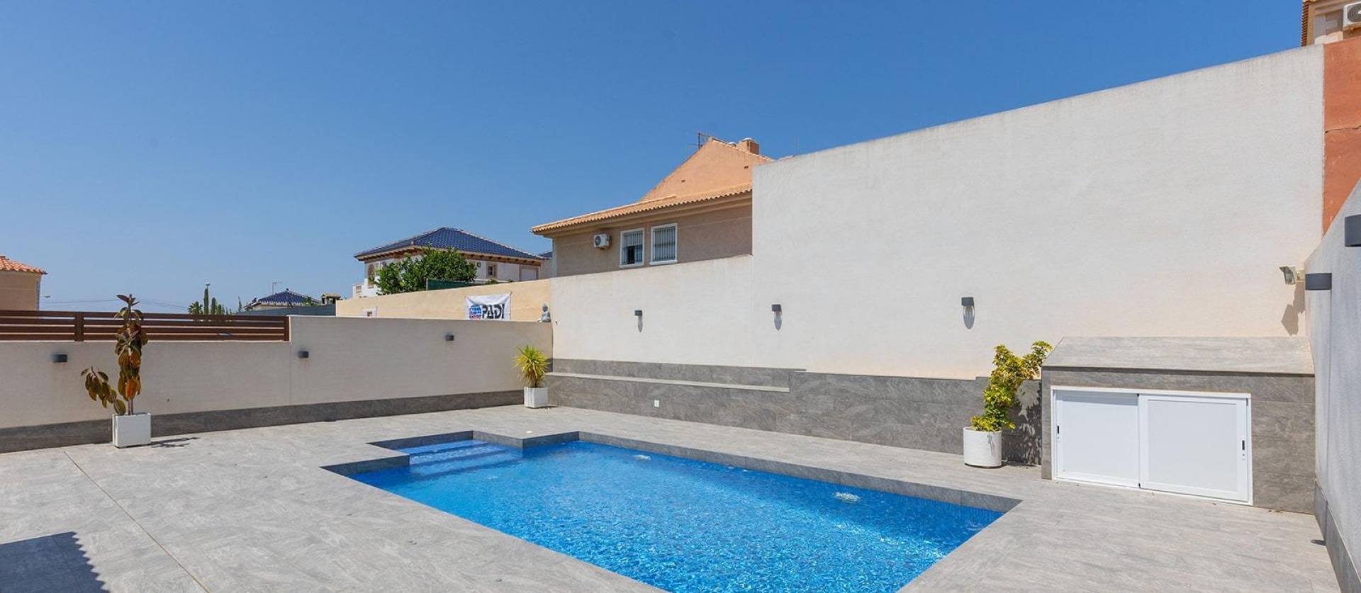 Venta - Villa - Torrevieja - Aguas Nuevas