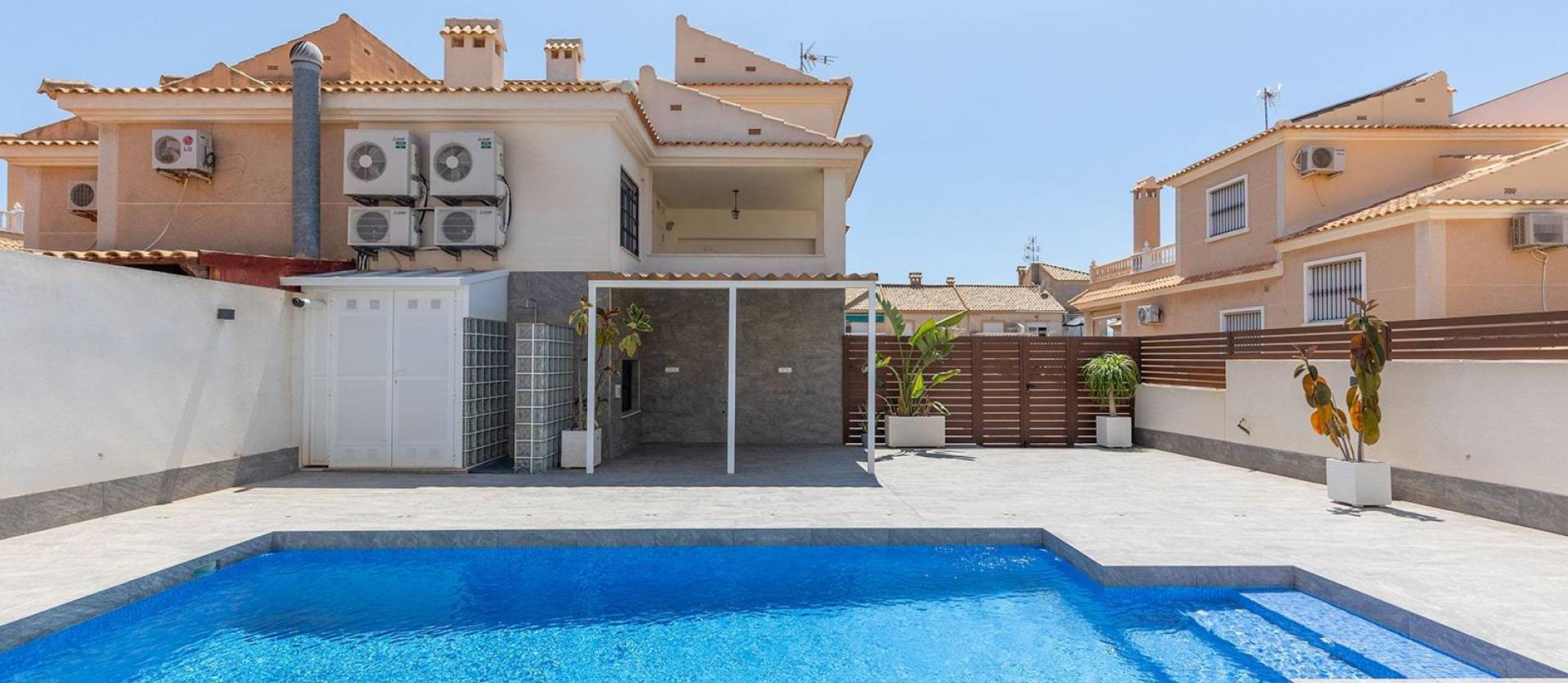 Venta - Villa - Torrevieja - Aguas Nuevas