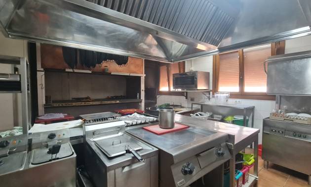 Revente - Villa - Petrer