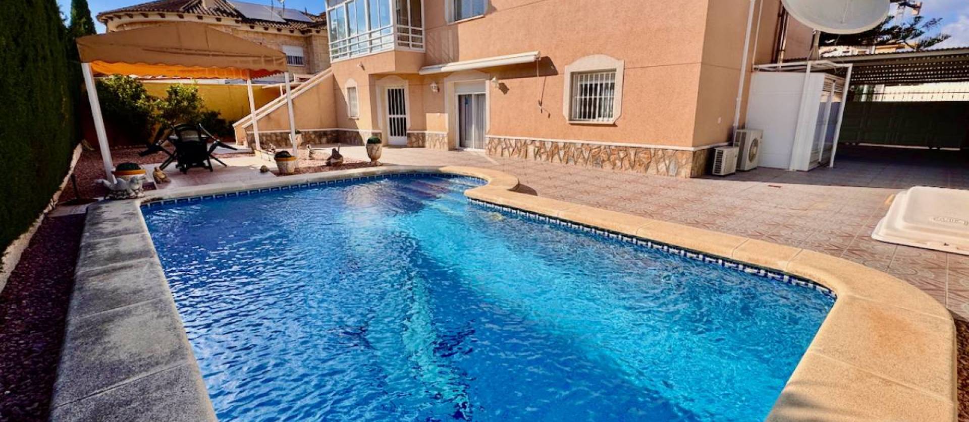 Sale - Villa - Benferri