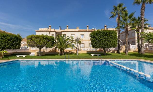 Alquiler a largo plazo - Bungalow - Torrevieja - Zona los Frutales