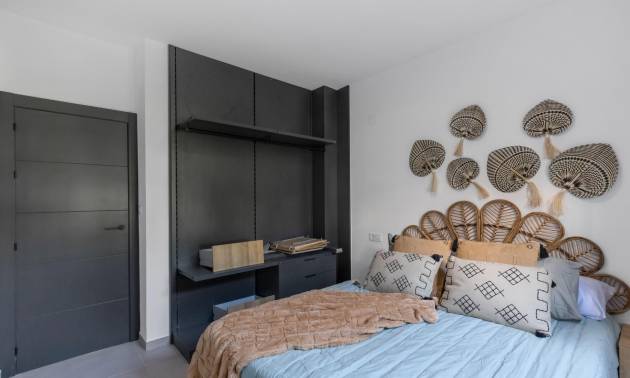 Alquiler a largo plazo - Bungalow - Torrevieja - Zona los Frutales