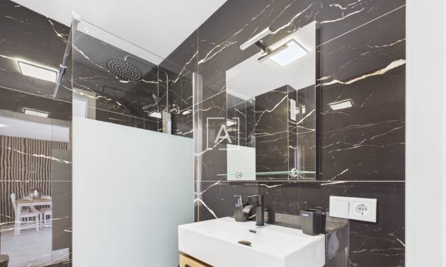 Sale - 1. Apartment / flat - Torrevieja Centro