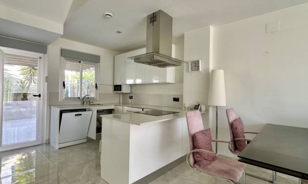 Bestaande woningen - Villa - Orihuela Costa