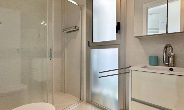 Bestaande woningen - Villa - Orihuela Costa