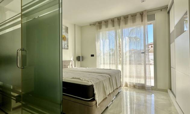 Bestaande woningen - Villa - Orihuela Costa