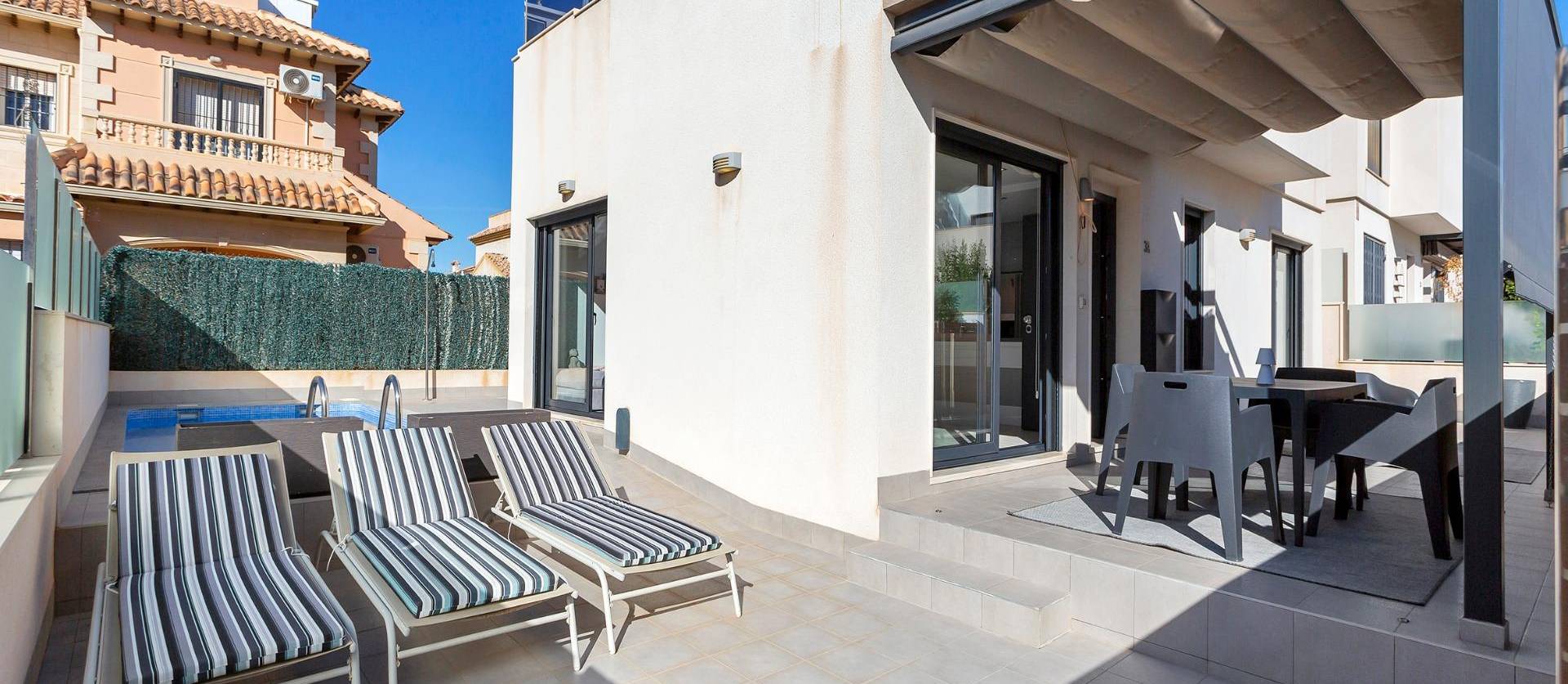 Venta - Villa - Torrevieja - Sector 25