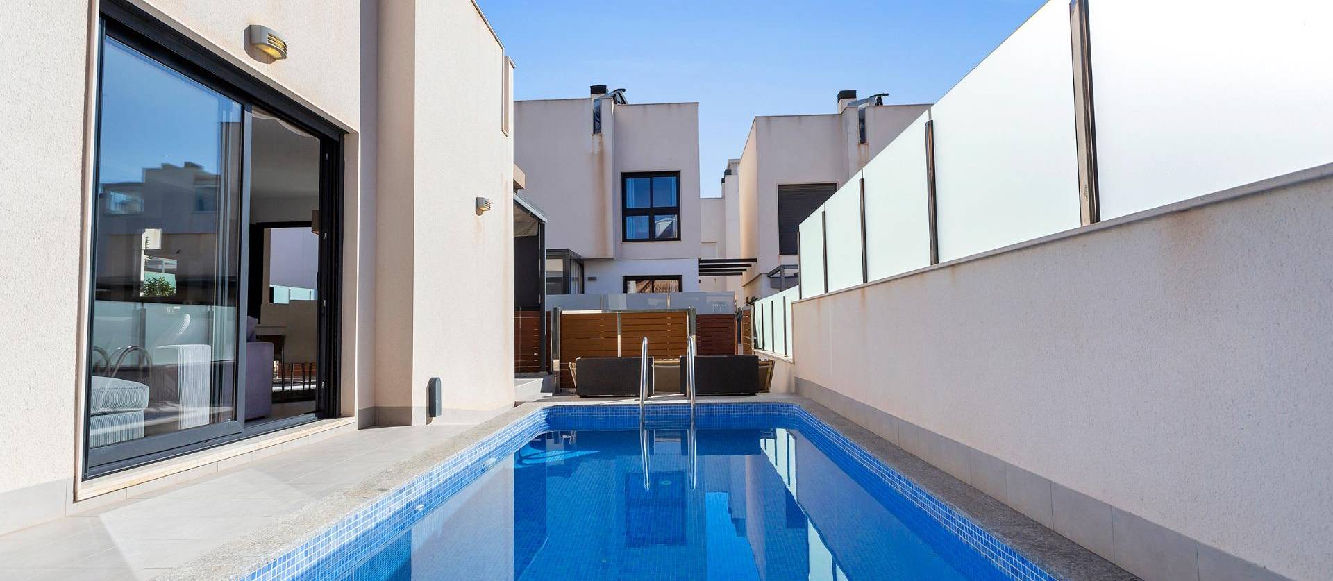 Venta - Villa - Torrevieja - Sector 25
