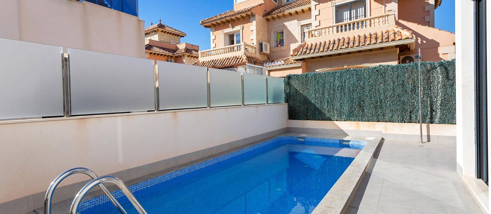 Venta - Villa - Torrevieja - Sector 25
