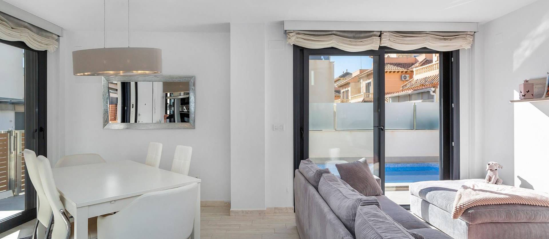 Venta - Villa - Torrevieja - Sector 25