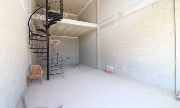 Revente - Commercial - Benimar