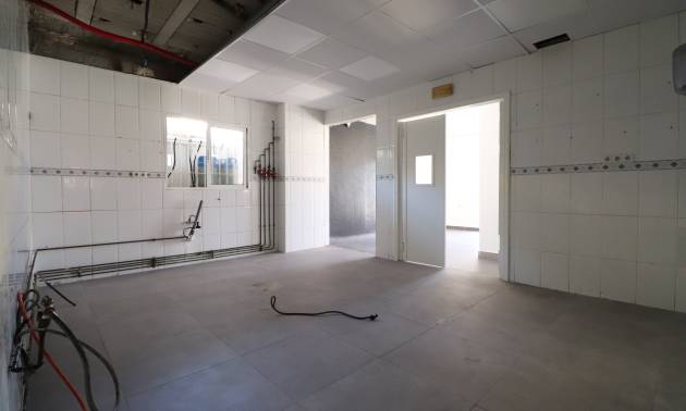 Revente - Commercial - Ciudad Quesada