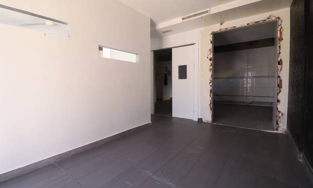 Revente - Commercial - Ciudad Quesada