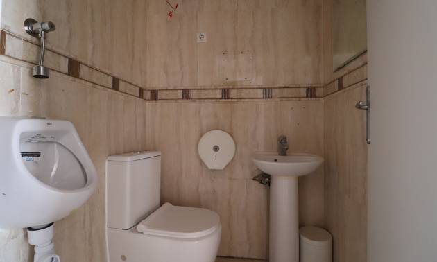 Revente - Commercial - Ciudad Quesada