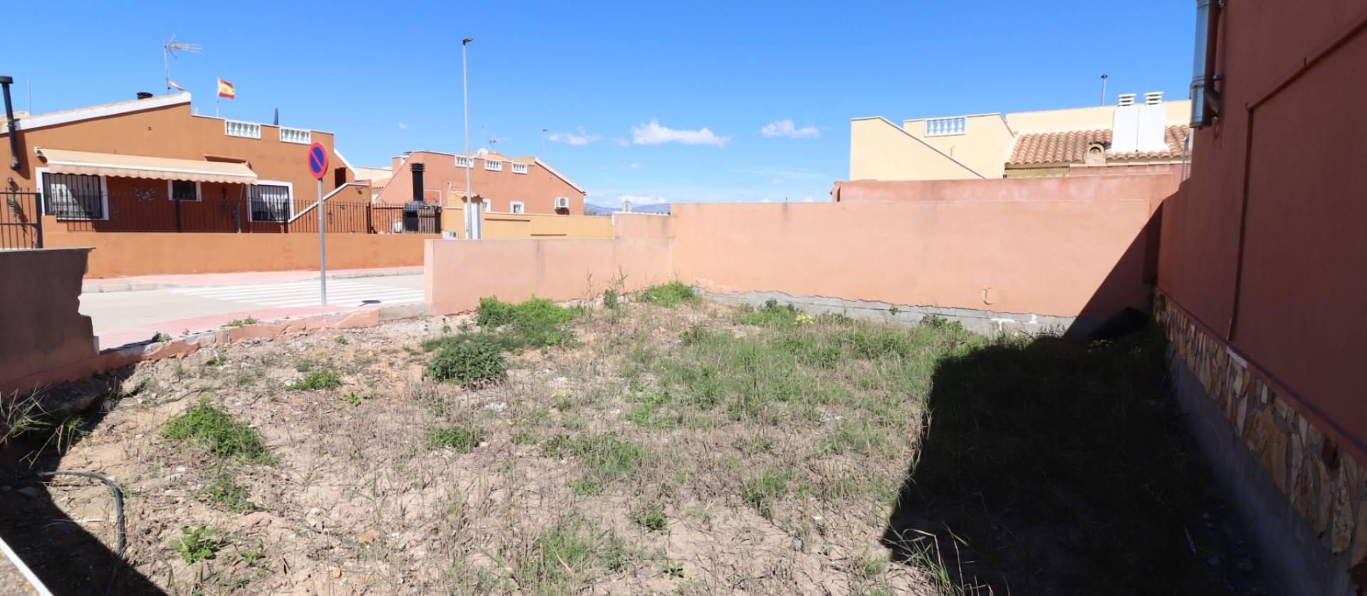 Sale - Land - Daya Nueva