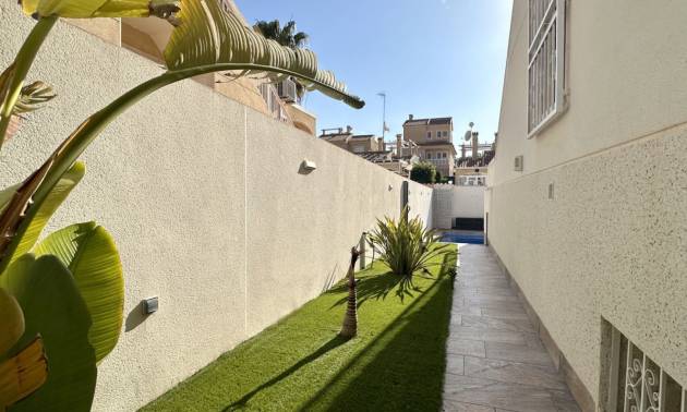Bestaande woningen - Villa - Orihuela Costa - Los Altos
